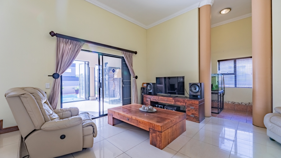 4 Bedroom Property for Sale in West Beach Western Cape